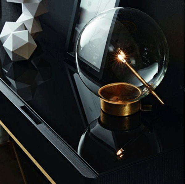 為現(xiàn)代的經(jīng)典，加點(diǎn)想象空間